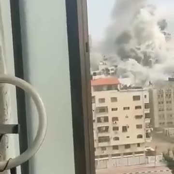 Israeli Airstrike Islamic University Complex in Gaza