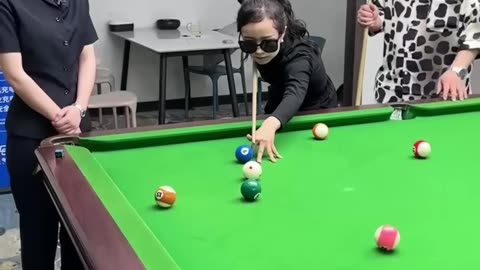 FUNNY VIDEO BILLIARDS