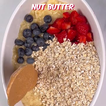 "Bursting with Berry Bliss: 5 Irresistible Ingredients for Perfectly Delicious Bars!"