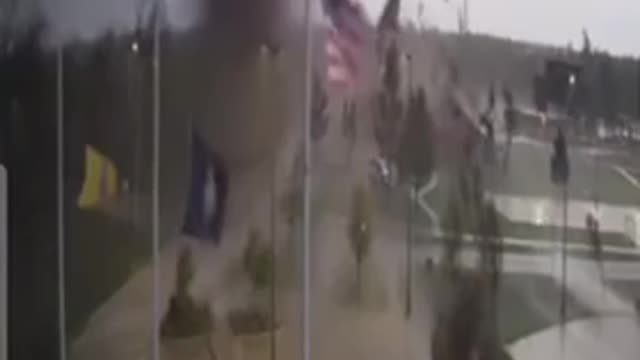 Us flag still standing after a tornado πΊπΈπͺ