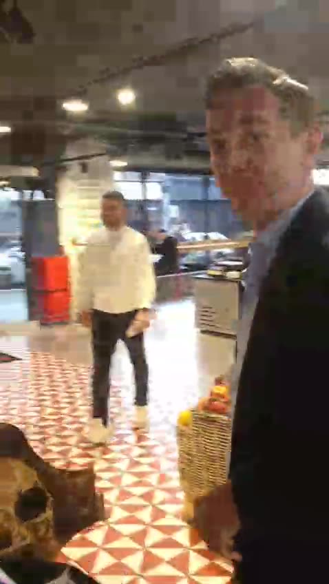 RTEs Ryan Tubridy confronted by the Irish people for pushing the jab.