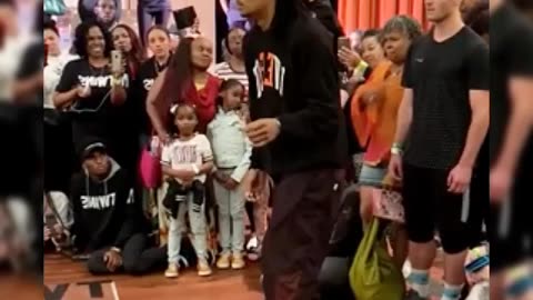 Laurent Les Twins Freestyle To Elete - Restless