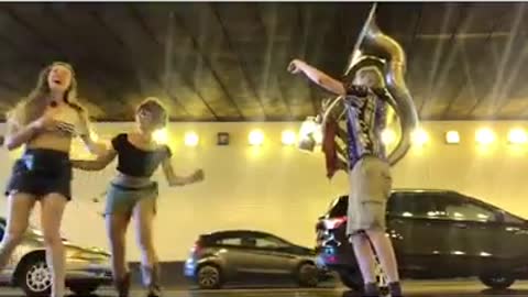 Tunnel Dancing