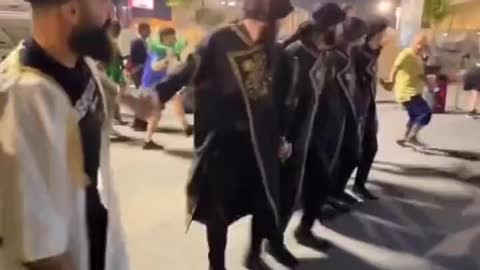 World Cup dance battle between Arab and Brazilian fans
