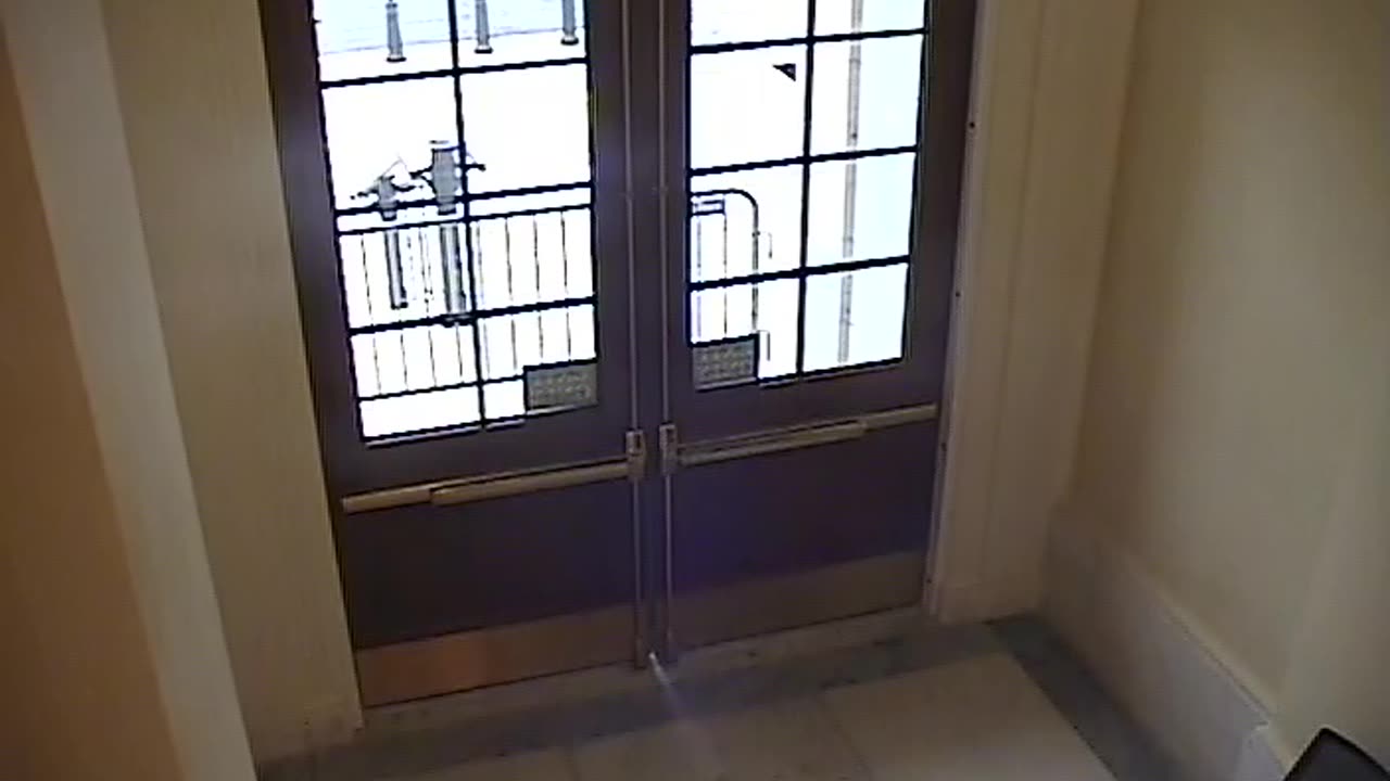3443CHOB02CH12NRotundaExit_2021-01-06_09h40min00s973ms.mp4