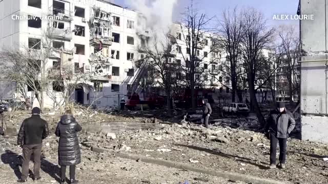 Civilian apartment buildings shelled in Kharkiv