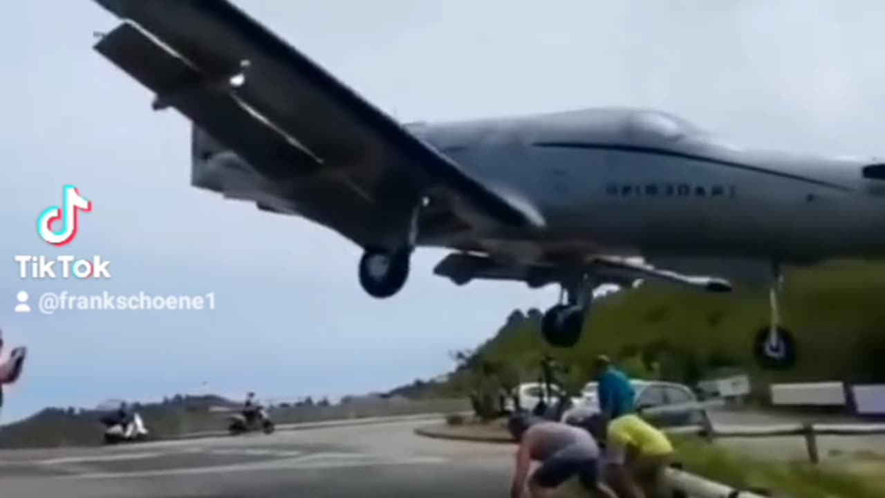 Most dangerous airport St. Barthelemy