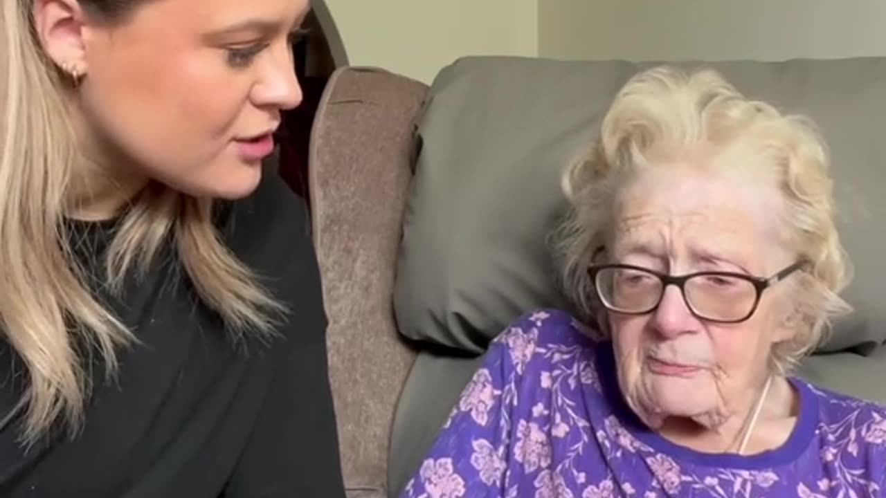 Asking my 89 year old Nan to rate some ‘celebrity’ hair styles