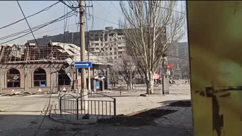 We continue to move around the center of Mariupol exclusively by dashes