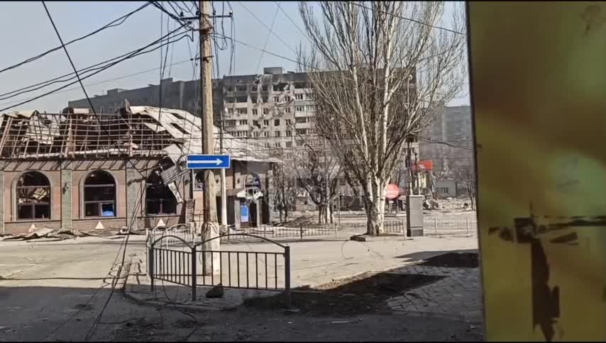 We continue to move around the center of Mariupol exclusively by dashes