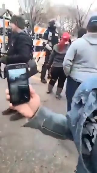 Antifa arrives in vans escorted by police to the protests on Jan 6th sponsored by the feds