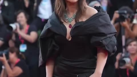 Monica Bellucci stuns in Venice tonight,#monicabelluchi
