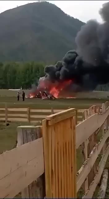 🔥 Mi-8 helicopter crashed in russia in the Republic of Altai.