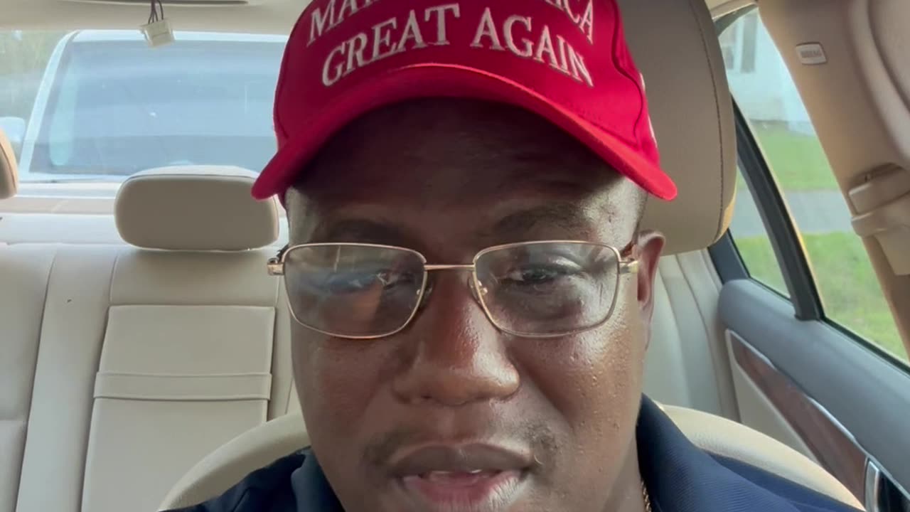 Is Elon Musk Really The President Controlling Donald Trump 🚨🚨