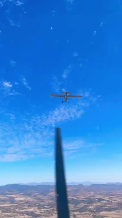 Follow the leader...Plane style