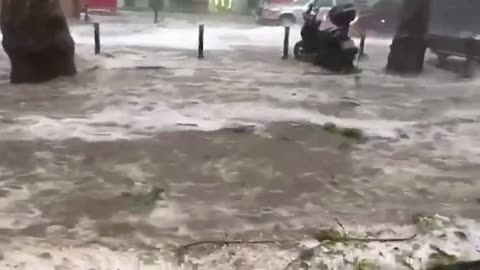 İstanbul'da kıyamet! Türkiye yaşayamaz! Evlere portakal büyüklüğünde selamlar!