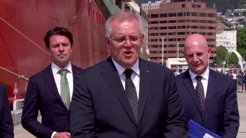 Australia PM lays wreath at site of children's accident