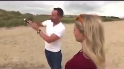 EXPERTS: Beach Hole