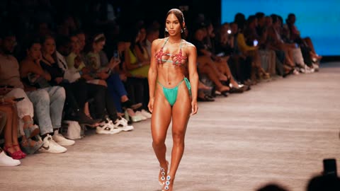 Virginia Sanhouse In Slow Motion / Miami Swim Week