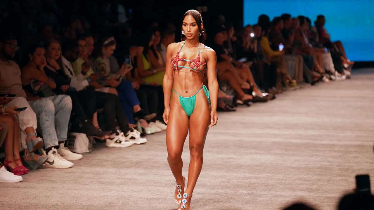 Virginia Sanhouse In Slow Motion / Miami Swim Week