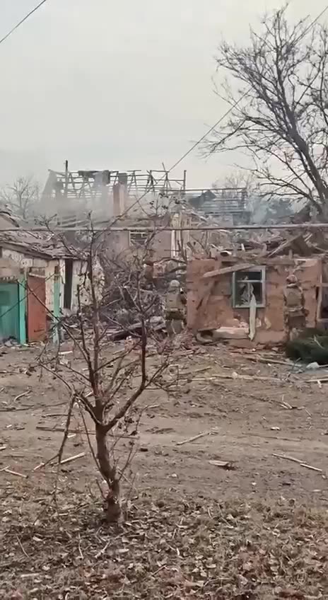 Ukrainian Soldier Fires RPG into Occupied Building