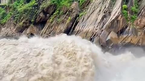 The roaring Yellow River