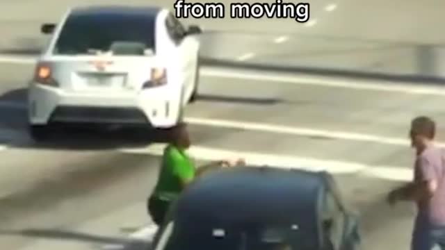 Florida drivers jumped into action when a car drifted into the middle of an intersection