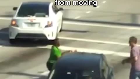 Florida drivers jumped into action when a car drifted into the middle of an intersection