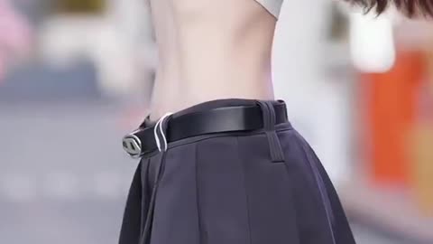 Yoga girl gets some moving vibes