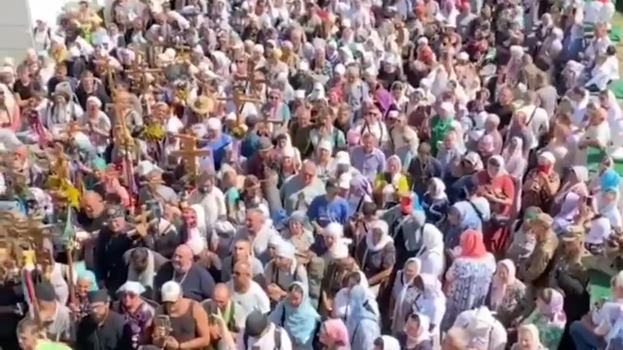 Thousands of Ukrainian women march in defiance of the Zelensky's ban against the Orthodox Church