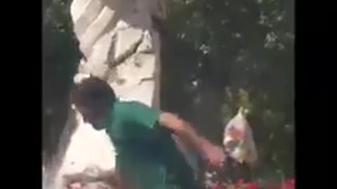 Mayor of Isfahan demolished the "Mother Statue"
