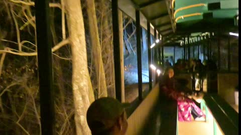 Bernyanyilah sepanjang perjalanan kereta