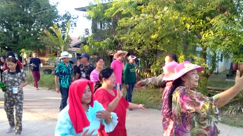 Fundraising. Thai style.
