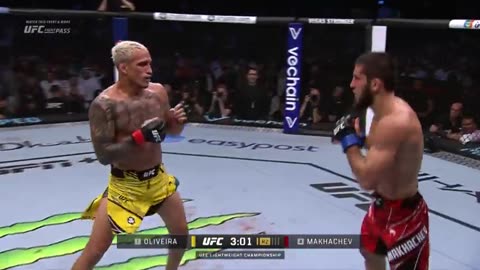 Charles Oliveira vs Islam Makhachev | FREE FIGHT | UFC 294