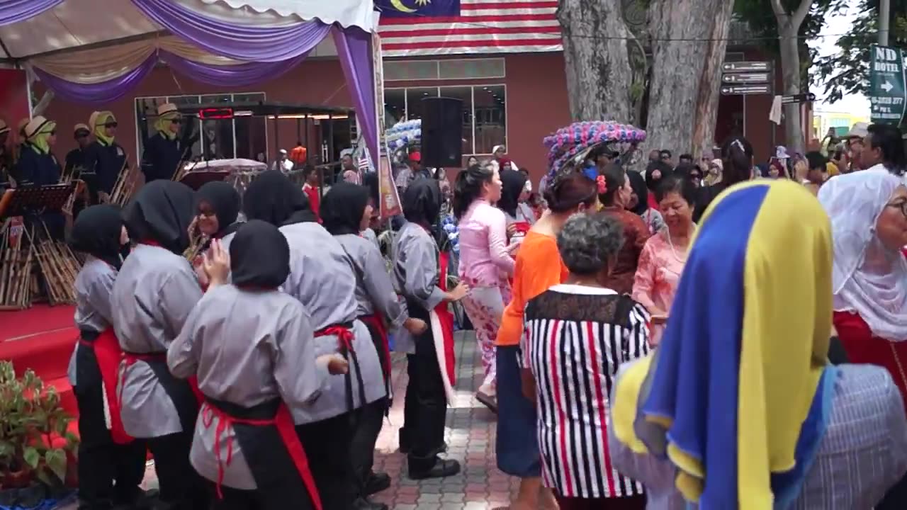 Joget Lambak Melaka (Kancing Suasa) Cover by Angklung Wariseni