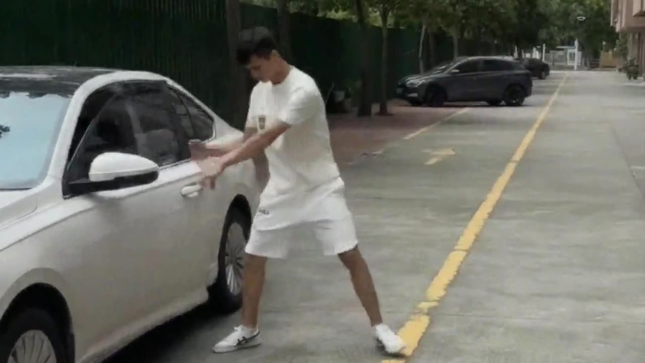You said: 'Princess, please get on the car.