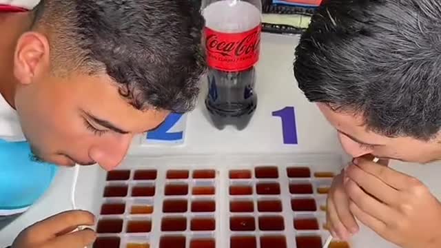 Pour moi cest largement le numero 1 qui a gagné ce jeu d’aspirer tout le Coca-Cola 😡😂