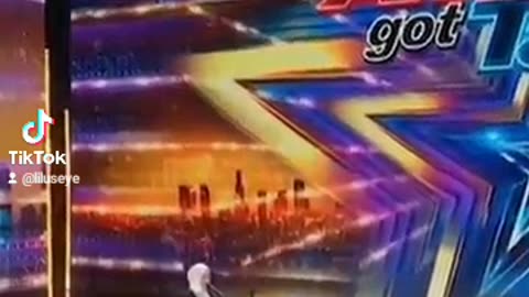 Putri_Ariani_AGT_2023_GOLDEN_BUZZER_#shorts(360p)