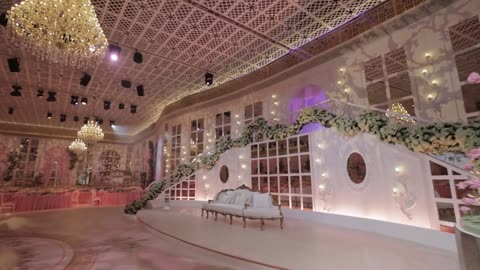 Qatar Wedding Transformed into Floral Wonderland with Thousands of Flowers!