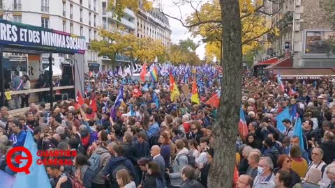 Hundreds rally in #Paris to protest against inflation