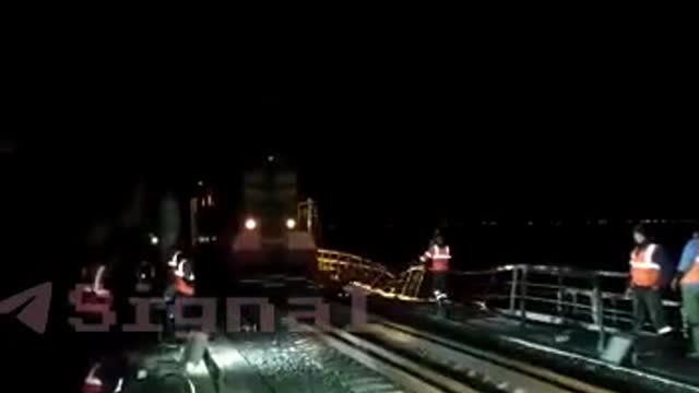 Permission has been received for the movement of trains along the Crimean bridge.