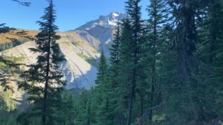 Oregon – Mount Hood – Striking Views of the Summit – 4K