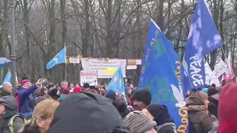 Thousands of anti-war rallies were held in Berlin demanding to stop supplying weapons to Ukrain