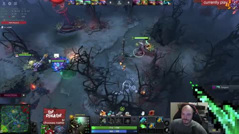 Slacks plays Dota with the biggest cursor