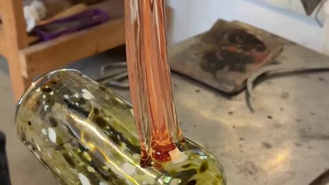 Crafting Cheers: The Art of Glassblowing Beer Mugs