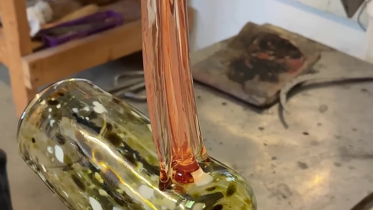 Crafting Cheers: The Art of Glassblowing Beer Mugs