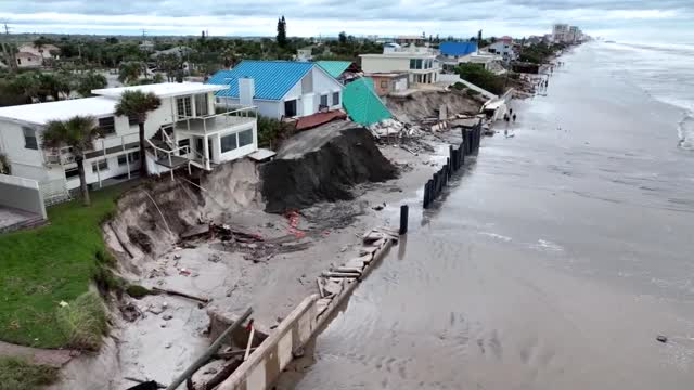 Florida aftermath as Nicole threat moves north