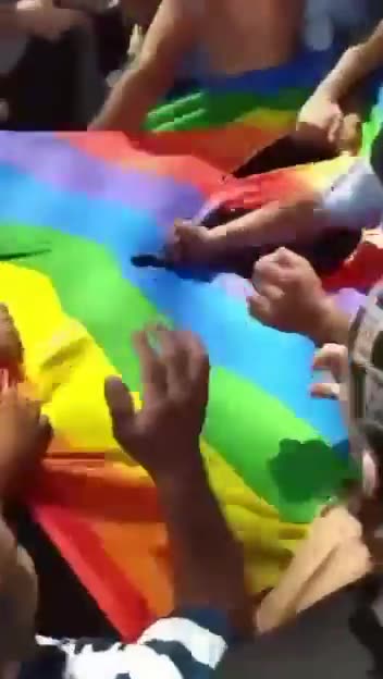 Rozbicie parady gejów w Gruzji.