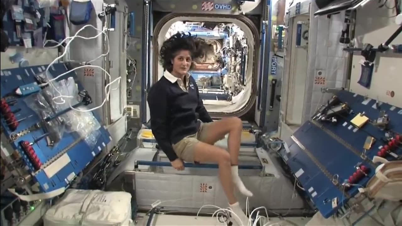 ISS Tour: Kitchen, Bedrooms & The Latrine