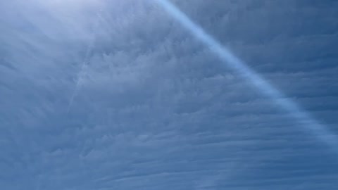 16.04.2022 chemtrails über Berlin so krass 2.